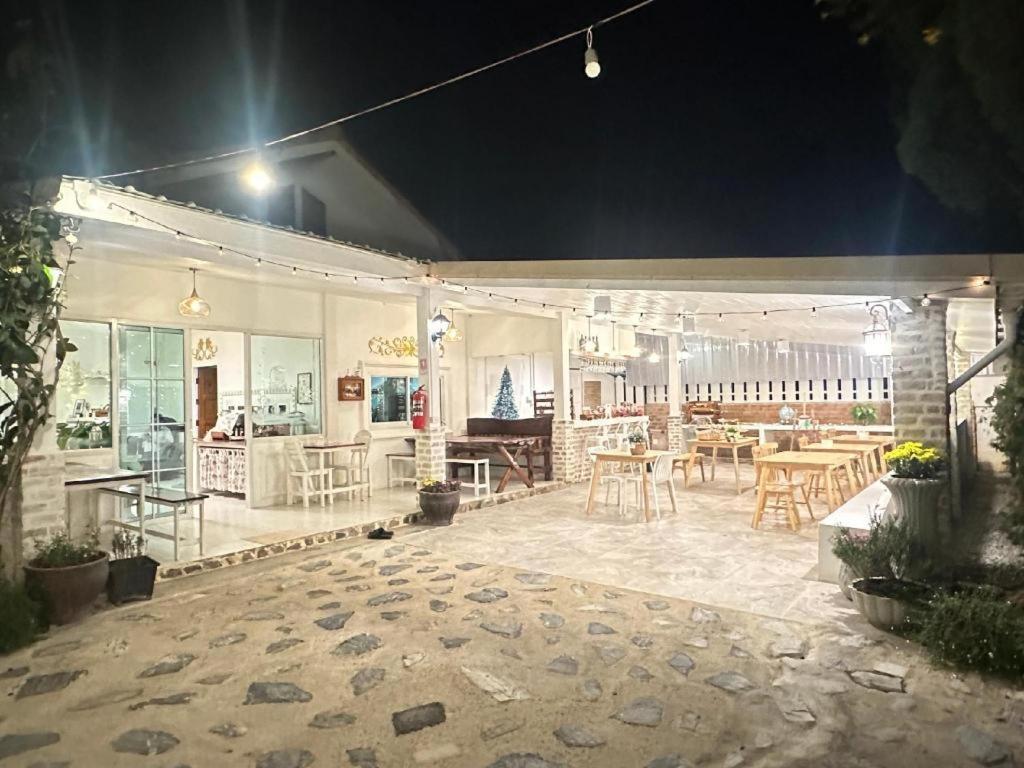 Charisma Resort Suan Phueng Bagian luar foto