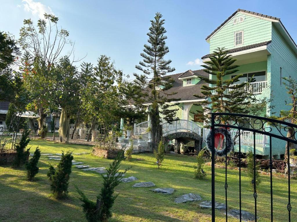 Charisma Resort Suan Phueng Bagian luar foto