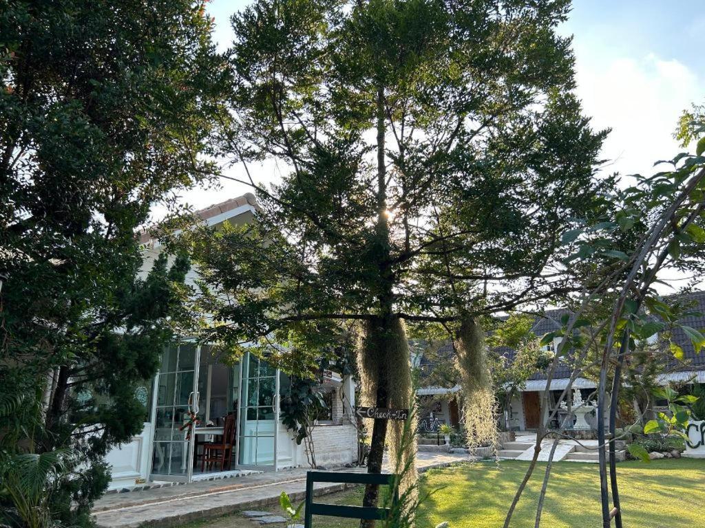 Charisma Resort Suan Phueng Bagian luar foto